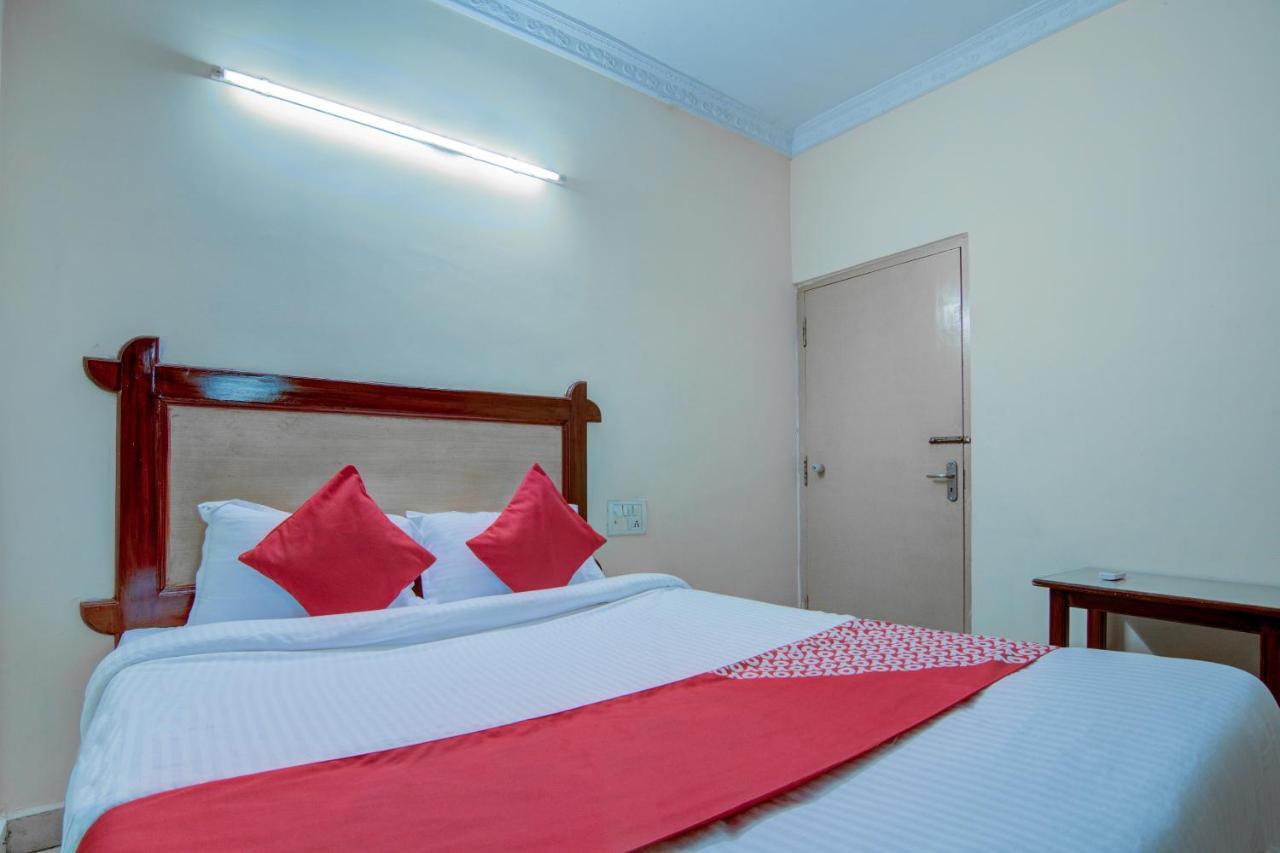 Oyo Hotel Lakshmi Paradise Visakhapatnam Exterior foto