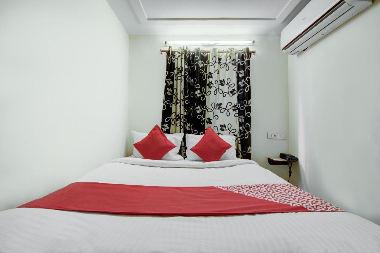 Oyo Hotel Lakshmi Paradise Visakhapatnam Exterior foto